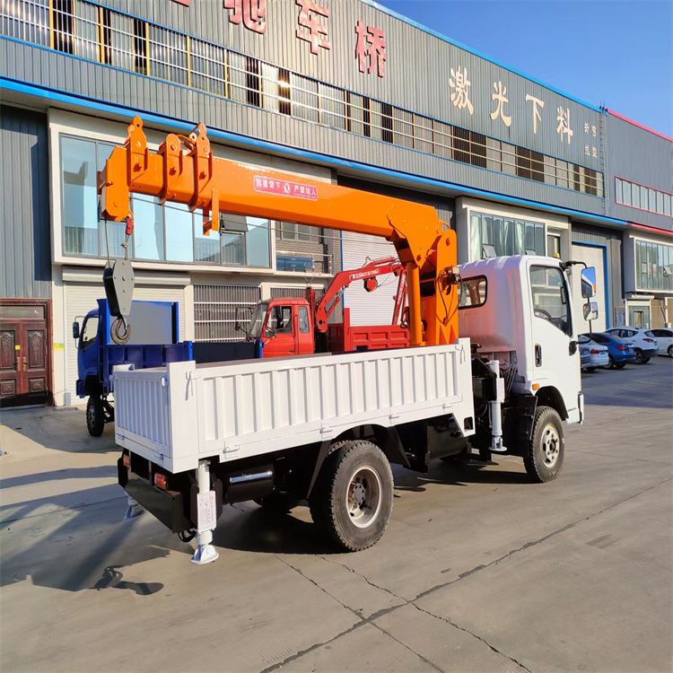 清新区三轮随车吊定制 农用改装机自备吊中瑞长期出售
